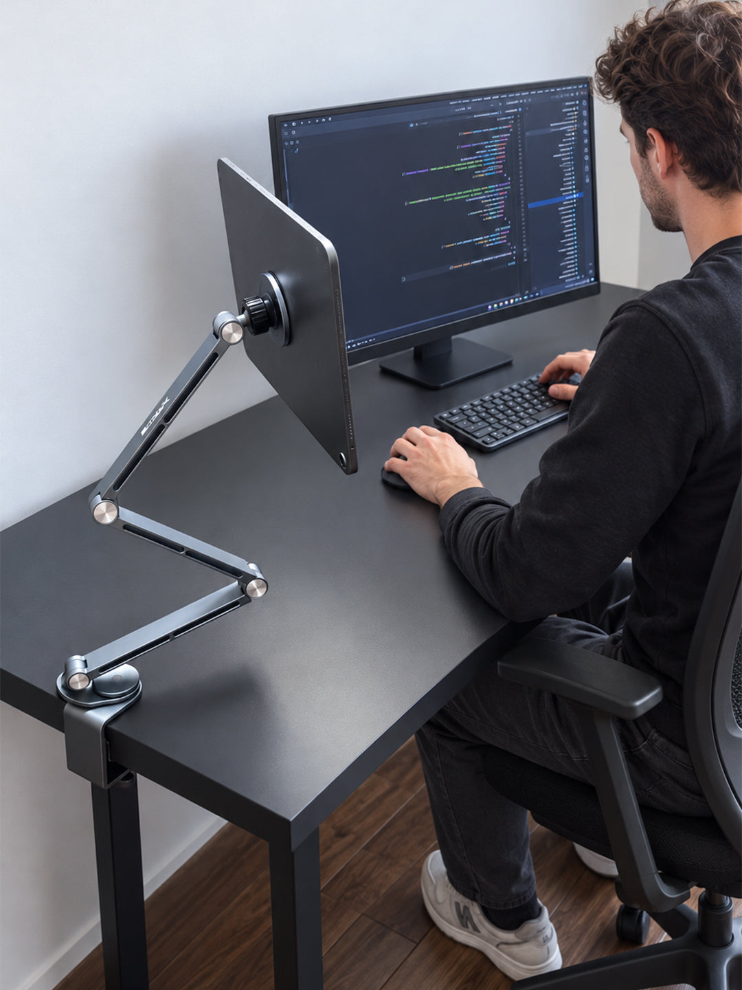 MechRig Magnetic Phone & Tablet Desk Stand